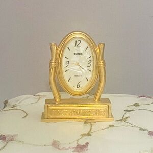Vintage Miniature Circa Quartz
Gold Design Desk Clock